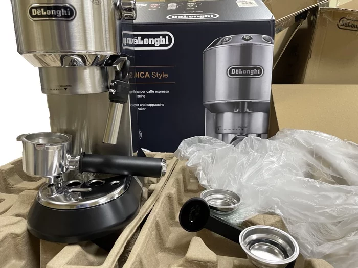Unboxing DeLonghi Dedica Deluxe