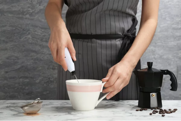 How to make a latte with a moka pot